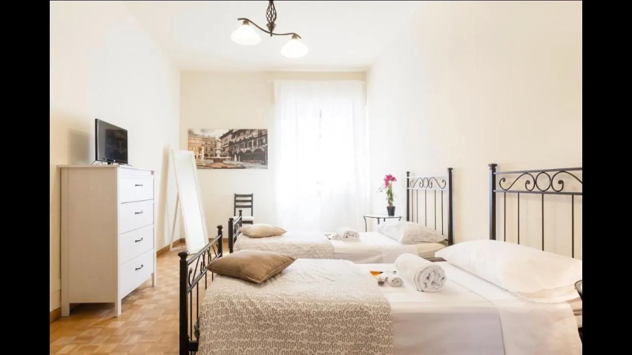 Bed & Breakfast B&B Happiness - City Center Verona