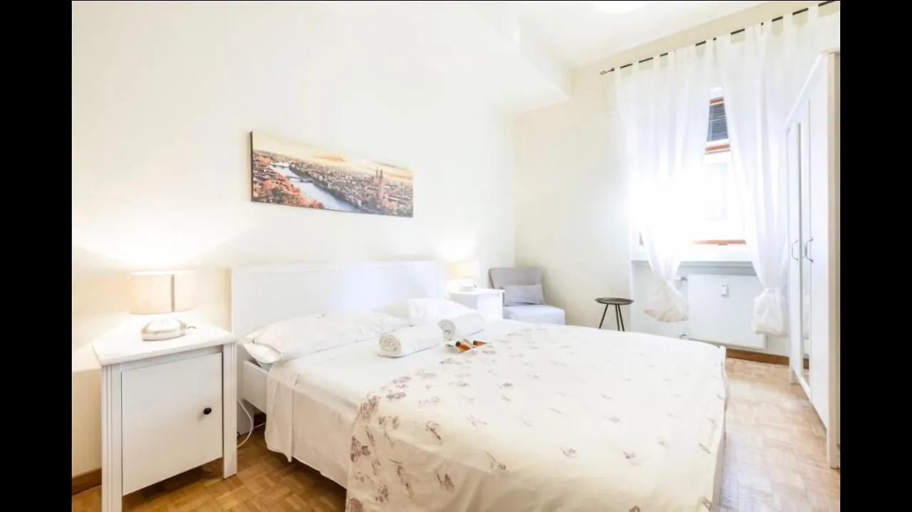 Bed & Breakfast B&B Happiness - City Center Verona Italy