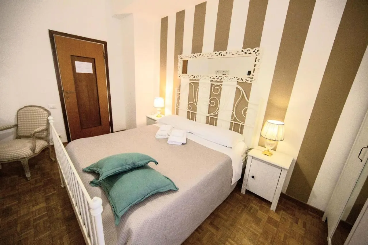 B&B Happiness - City Center Verona Bed & Breakfast