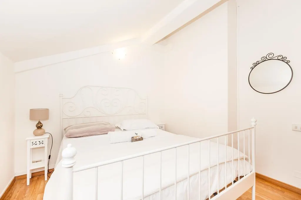 B&B Happiness - City Center Verona Bed & Breakfast